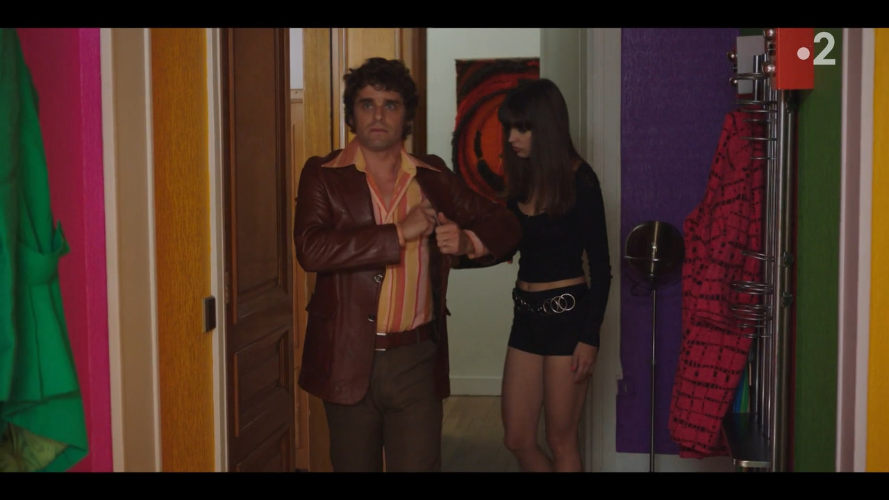 2022-05-13_21_10_Fr2_Les-petits-meurtres-d-Agatha-Christie-70-s_3x2_La-chambre-noire.mp4_snapshot_16