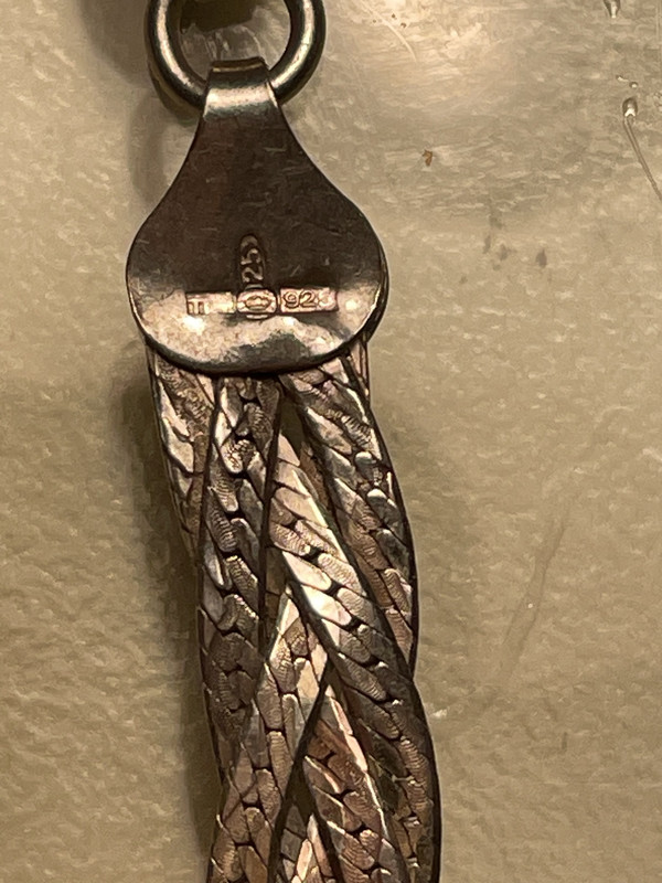 9E931278-DF89-40C8-B3D9-CE7A9BD6DC11