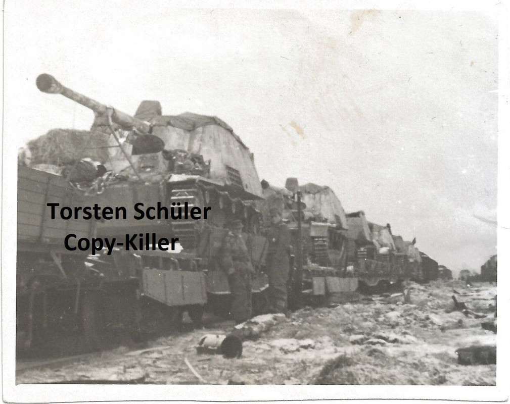 Panzer Kolonne mit Sturmgeschütz Soldaten