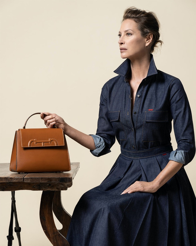 Christy Turlington nella campagna Carolina Herrera Christy Turlington nella campagna Carolina Herrera