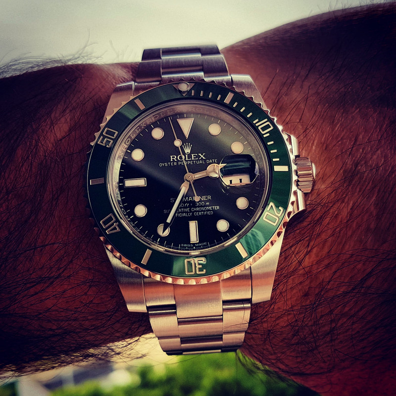 Rolex Submariner 40 mm 300M Cal. 3135 Ref. 116610LV (1)