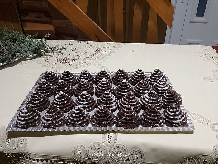 https://i.postimg.cc/L8dQhjb1/piramis-tojasnelkul-20251204.jpg