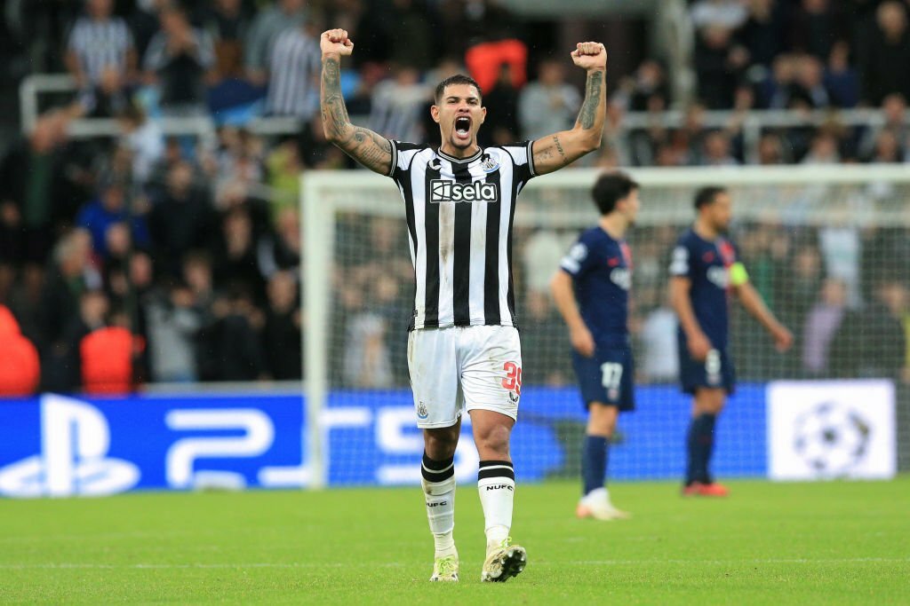 PSG lose with four goals against a super Newcastle, who take the lead in Group F. PSG lose with four goals against a super Newcastle, who take the lead in Group F.
