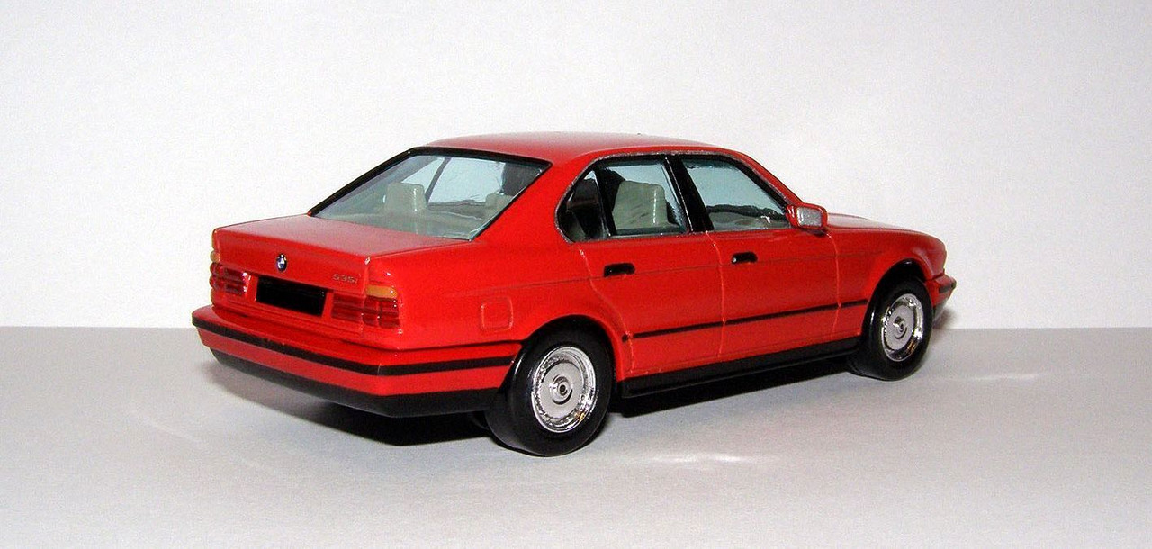 1988 BMW 535i (E34) (Bburago #4158) 2