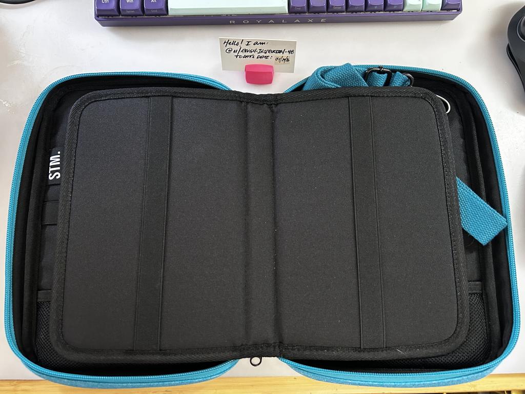 04 STM Pouch Inside 2