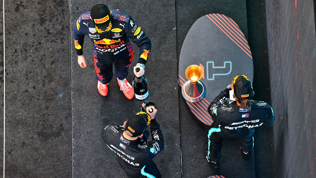 Hamilton-Verstappen-Bottas-Formel-1-GP-Spanien-2021-Barcelona-Rennen-169Gallery-1dc46e13-1793132