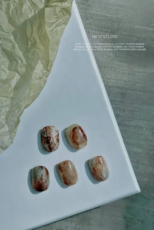 No.17 Studio 美甲與霧眉品牌橫幅