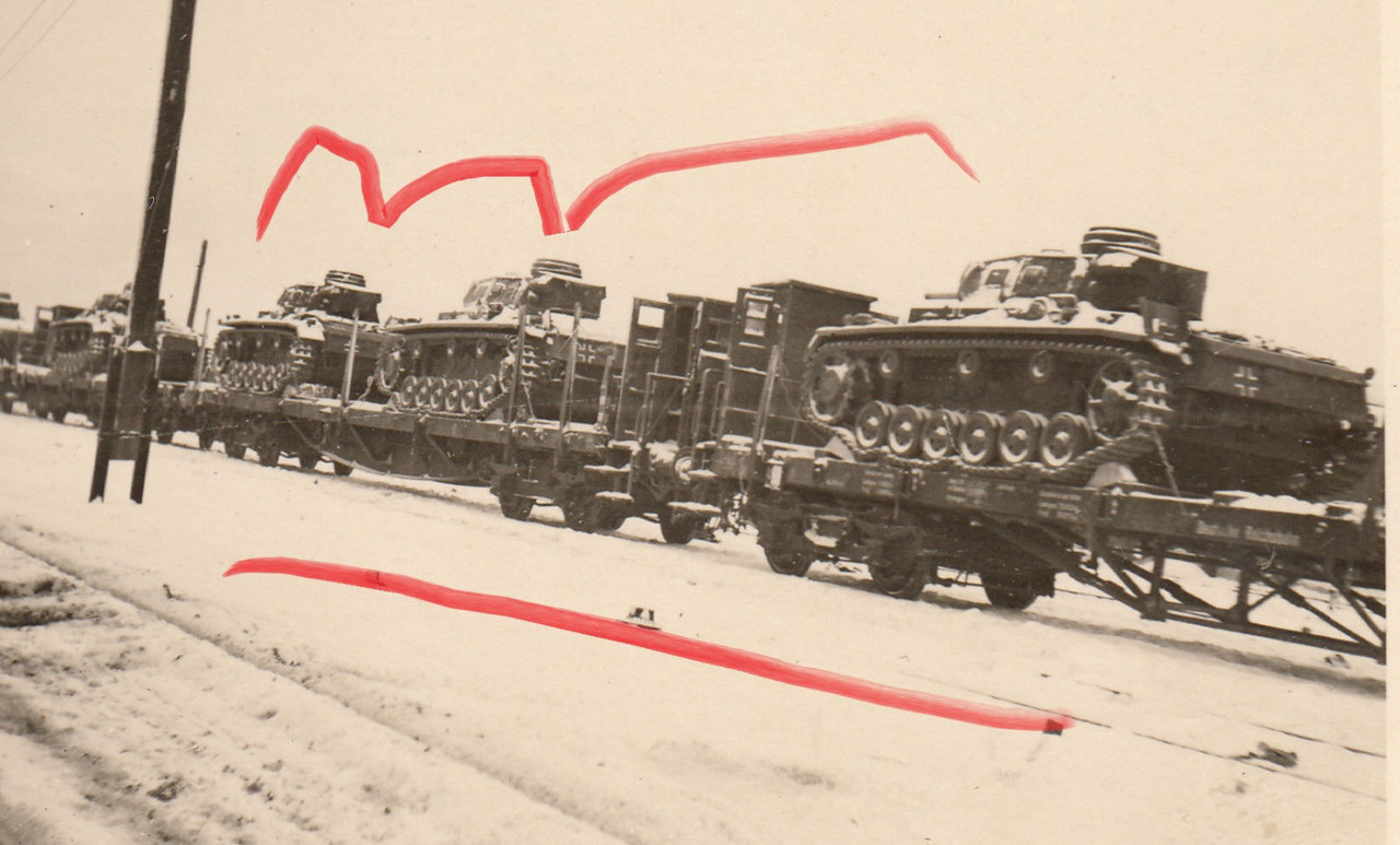 Foto Soldat Panzer Tank Pz III Bahnverladung Rußland Kennung Bal