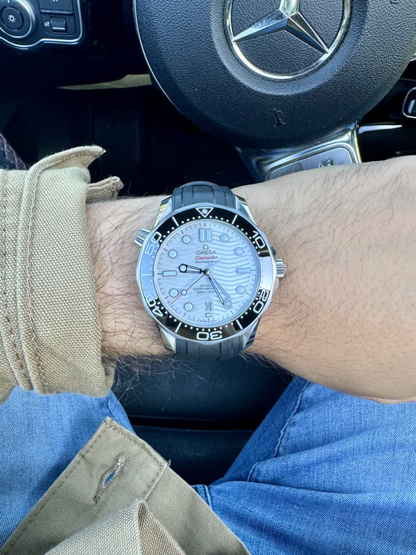 Feu de Seamaster 300 - tome 12 - Page 32 IMG-4613
