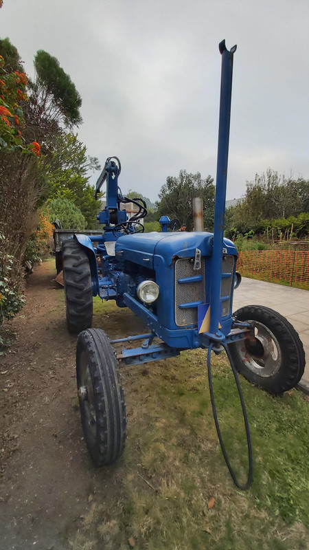 [Ebro 48]  Tractor con grúa 20200904-201226