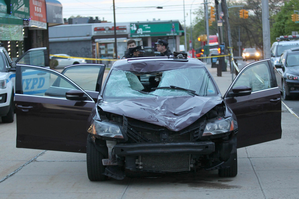 NYPD officer struck and killed on LIE