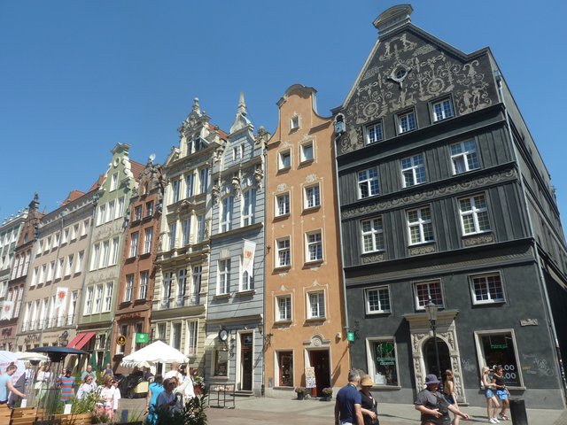 Gdansk en 3 dias y medio. - Blogs de Polonia - DIA 2.- Paseo por el centro:  calle Dluga, iglesia de S. Maria,  muelles,  grúa (4)
