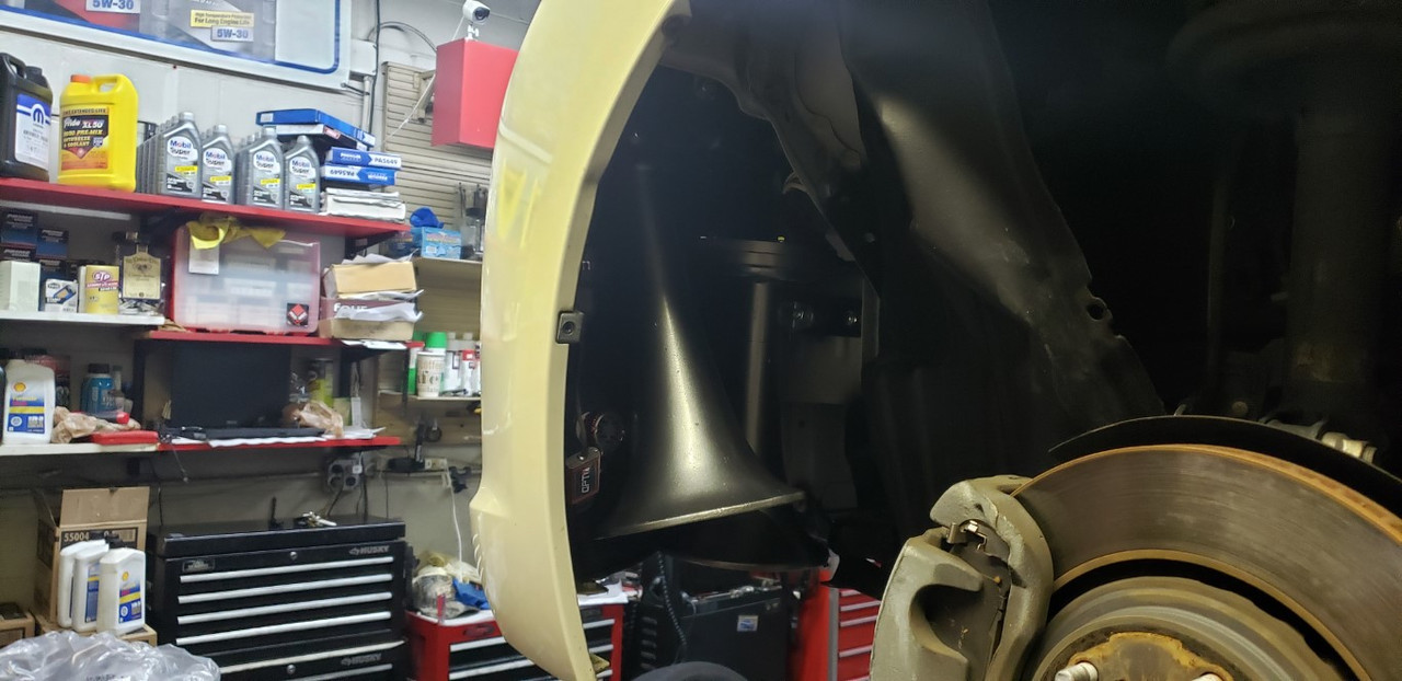 SiennaTrainHornInstall (52)