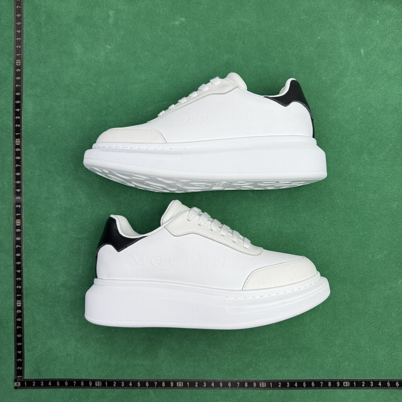 460、Alexander McQueen Oversized Sneaker