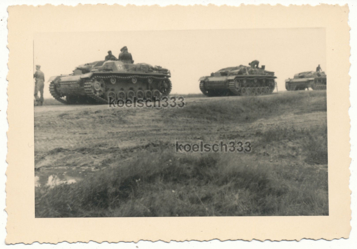 Foto Sturmgeschütz Panzer an der Ostfront Russland Wehrmacht Stu