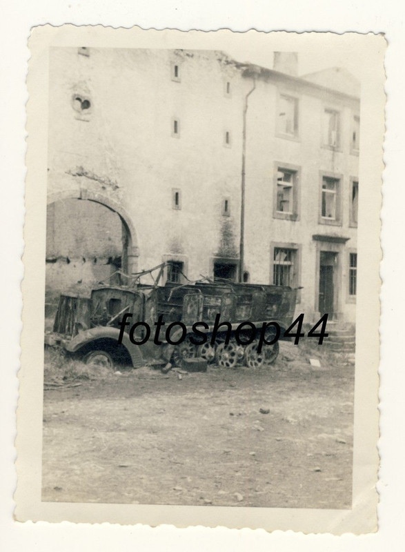 WH SdKFZ Halbkette zerstört Frankreicch