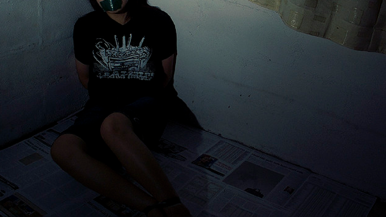 Mujer fue secuestrada y violada por 4 días, pidió ayuda en un hotel