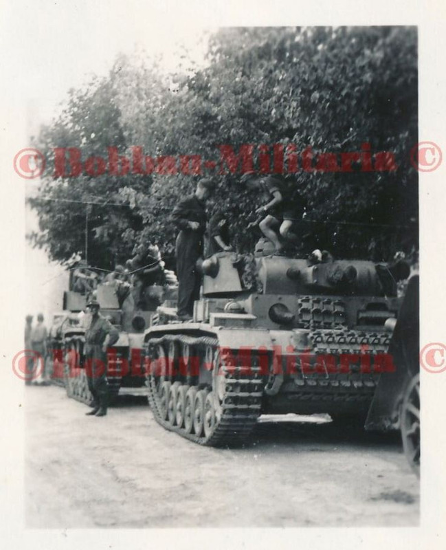 V889 Italien 1944 Lanzotal Panzerkampfwagen Panzer III Turmschürze Bandenkampf