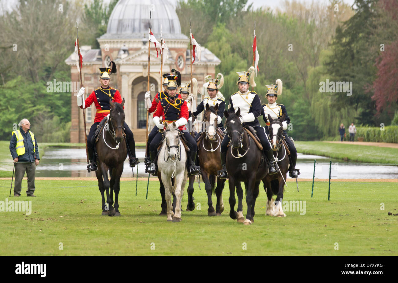 1st-world-war-army-re-enactment-the-16th-and-17th-lancers-cavalry-DYXYKG.jpg