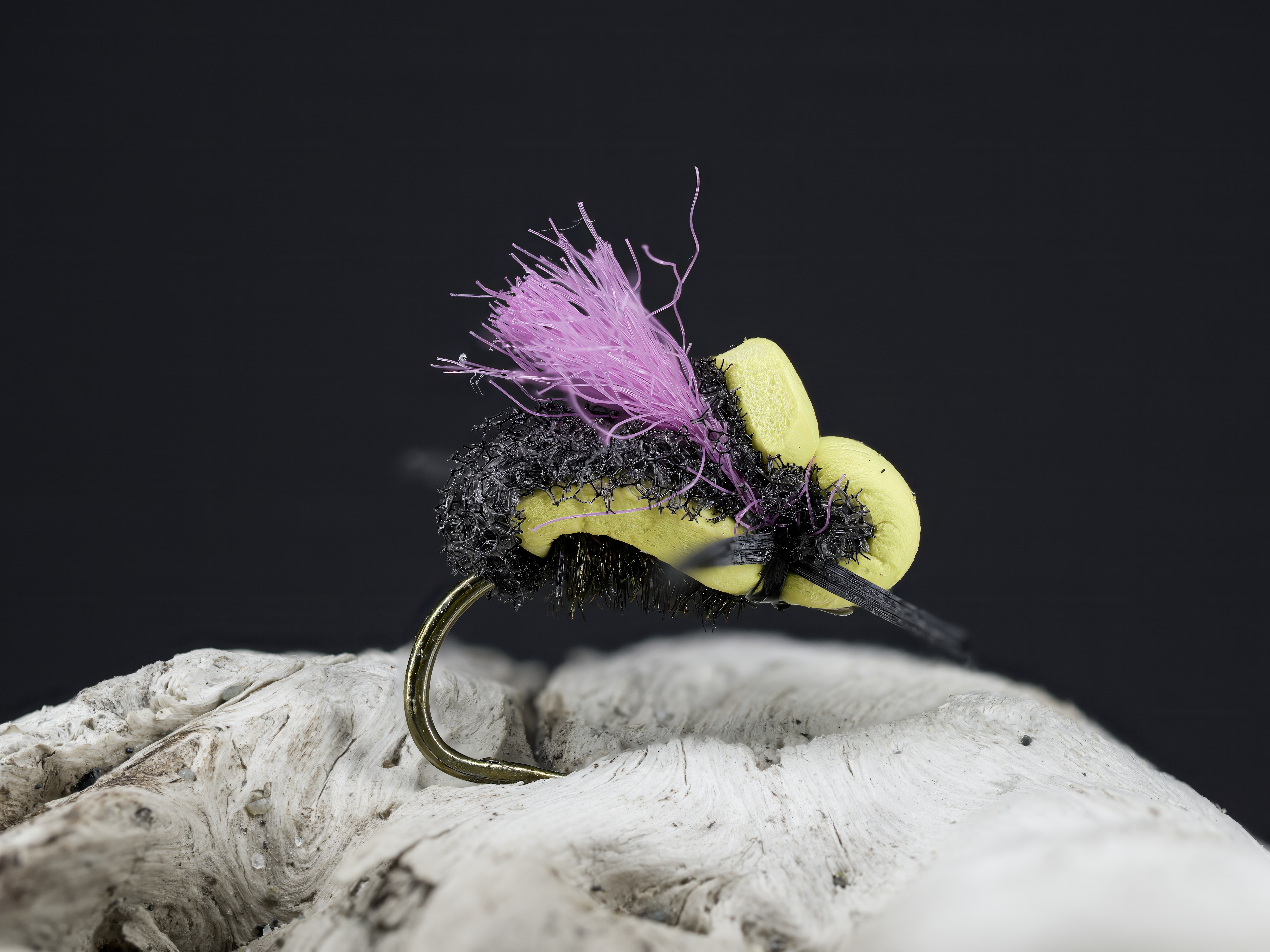 ZV2025-05-24-19-04-59-B-R8-S4-Fly-Tying.jpg