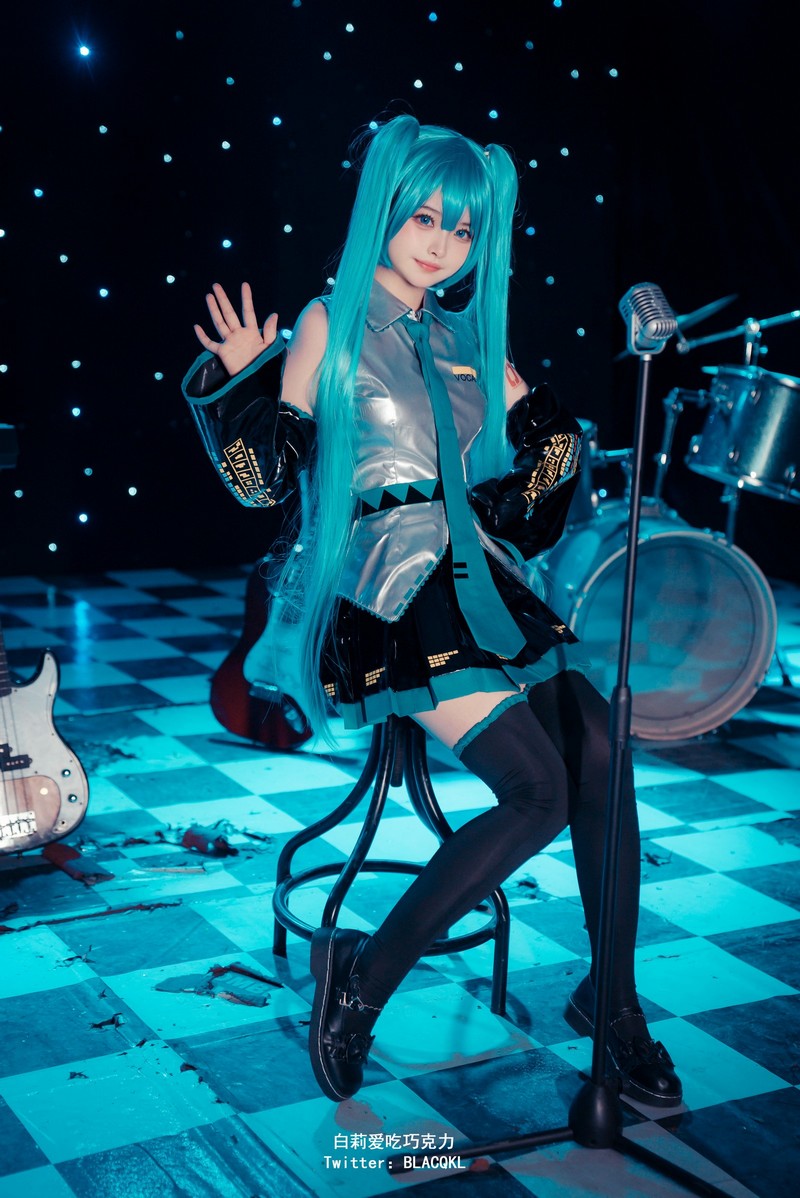 白莉爱吃巧克力 初音未来 Miku Cosplay 写真集【87P｜762MB】插图4