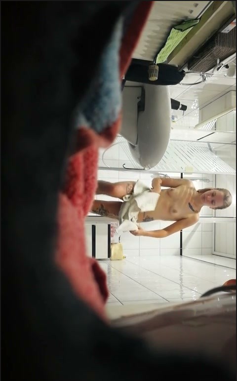 [Image: Voyeur36025151559.jpg]
