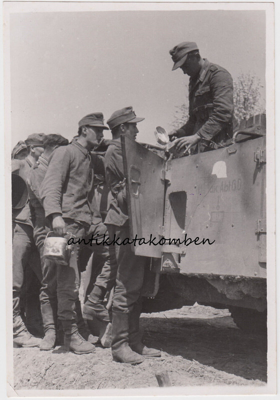 Foto Rumänien Buznea Wehrmacht GD Großdeutschland Soldaten Lkw Pkw Feldküche