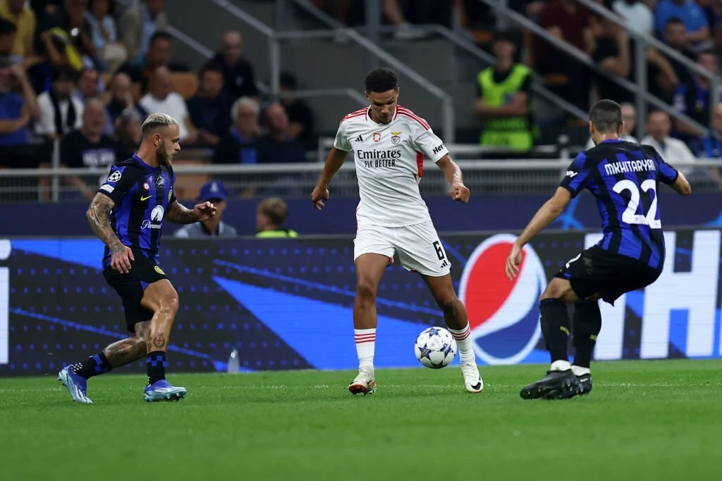 Alexander Bah playing against Inter Milan Alexander Bah playing against Inter Milan