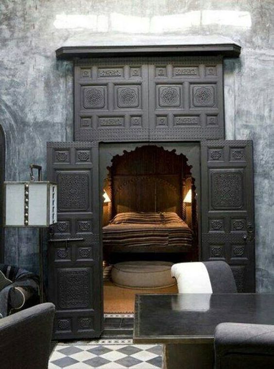 blacknwhitehiddenroom.jpg