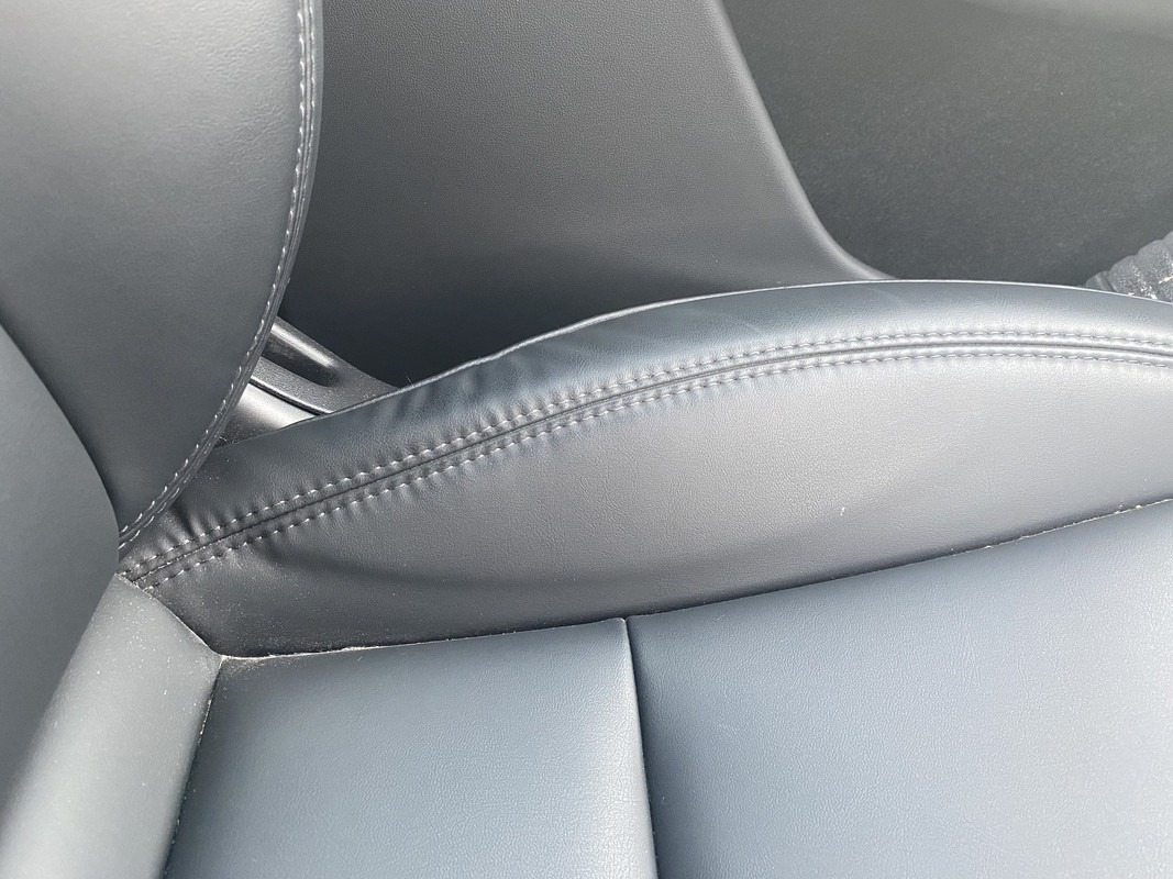 B498092C-8D5A-4280-AB31-43939D54E051