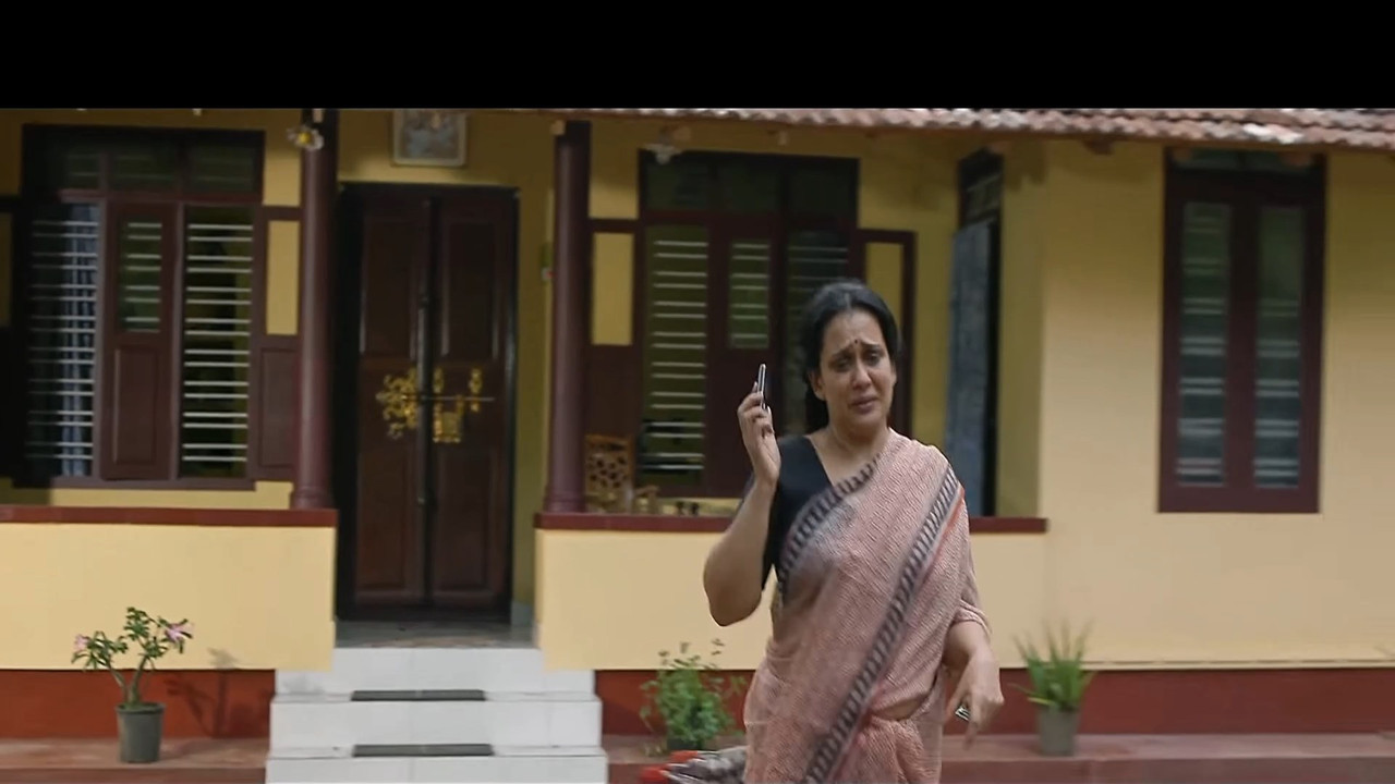 Mala Parvati Hot Navel Slips and Boobs in Saree.mkv_snapshot_00.05.520