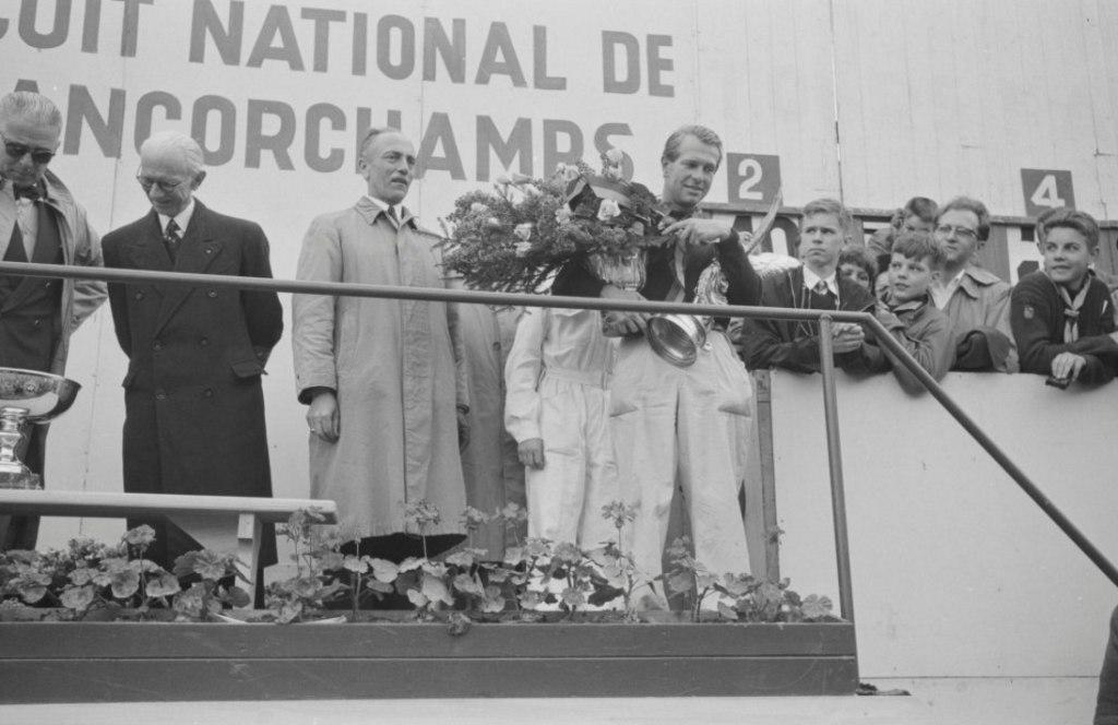 1956 бел подиум