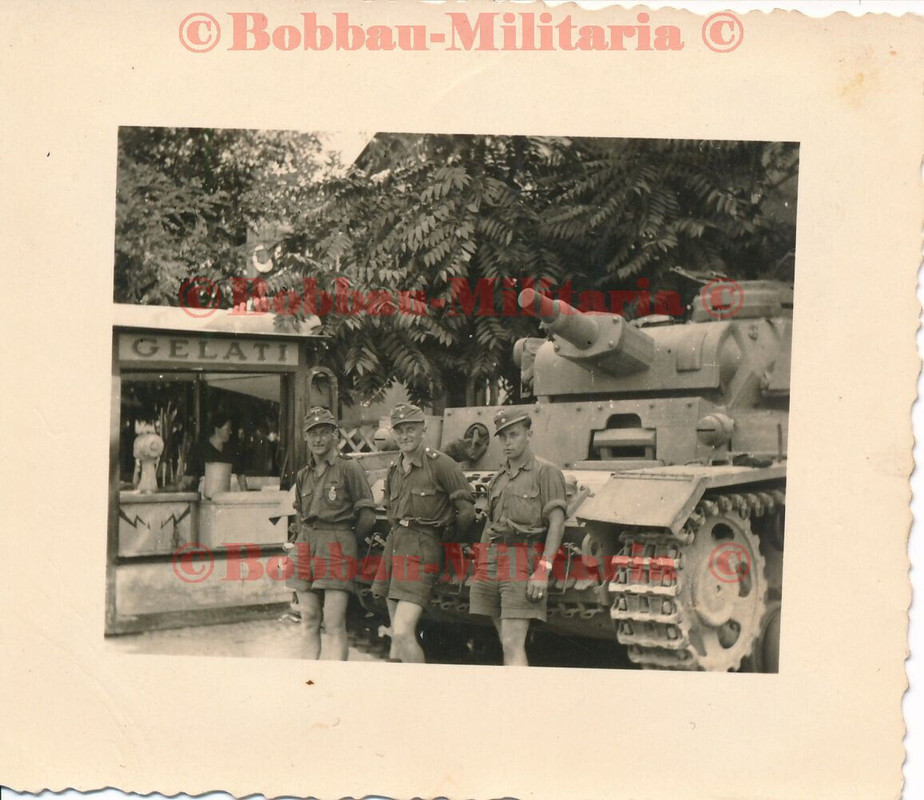 V899 Italien Cirié 1944 Panzerkampfwagen III Turmschürze Panzer Soldaten italy