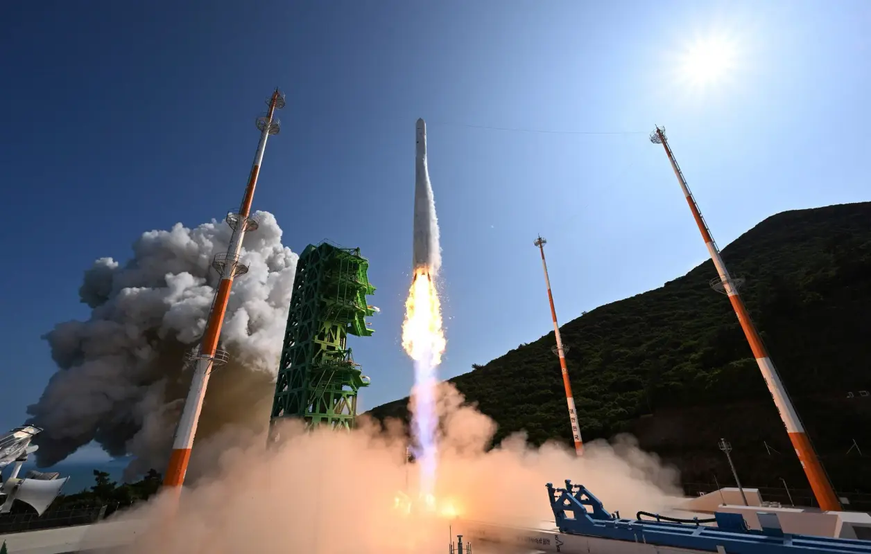 Lanzamiento-del-primer-cohete-espacial-de-Corea-del-Sur-Cuba-Impacto
