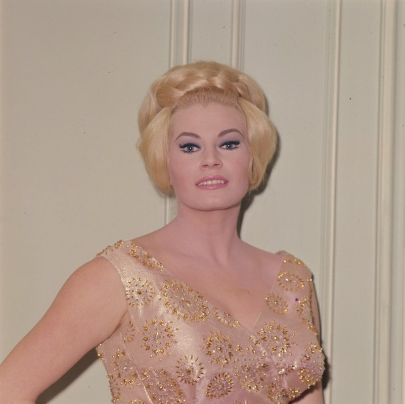 anita_ekberg_md51