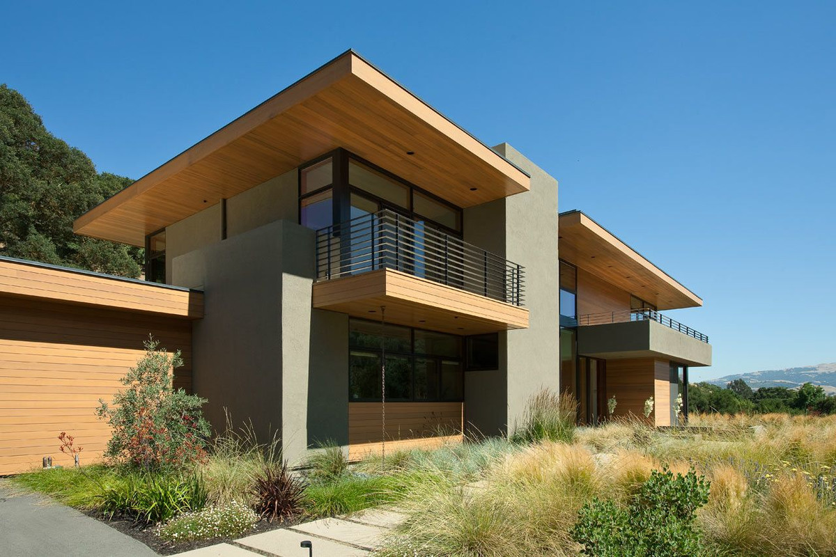 Photo: house/residence of the  4 million earning Hidden Hills, California-resident
