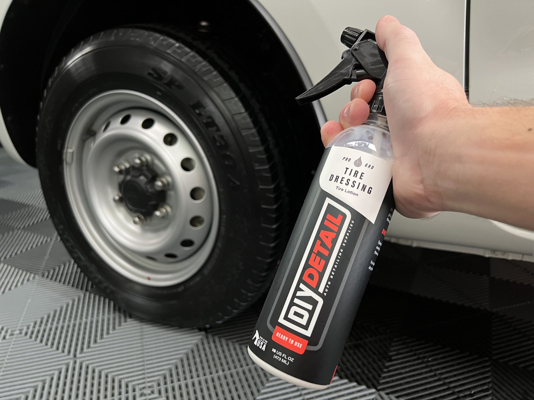 Tire Shine and Plastic Care Applicator