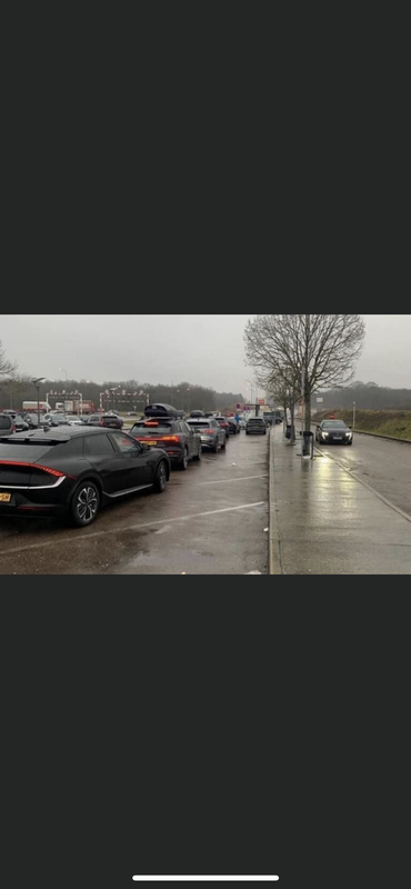 B7000CCD-DA40-482D-AE86-A09A0B2EDF40