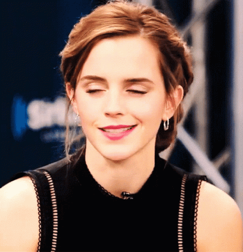 https://i.postimg.cc/LXHkMXrc/emma-watson-smiling-obxaims19nozd482.gif