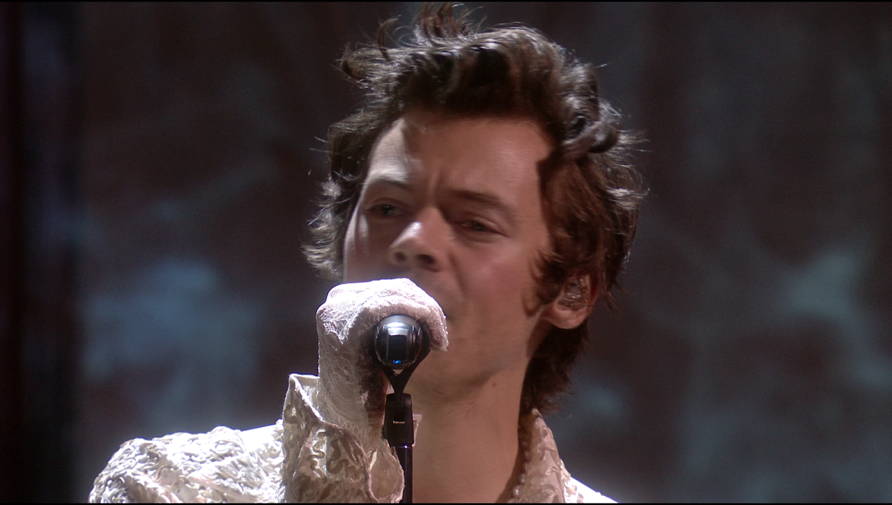 Harry Styles - Falling,2020 Brit Awards,18 feb(FEED-1080i-MPA2[0