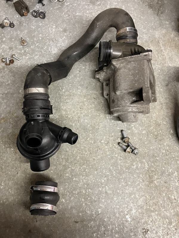 F10 535i DIY - Water pump and thermostat replacement - F10, F11 and F07 ...