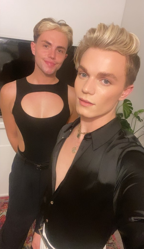 ronan-parke-1628890769