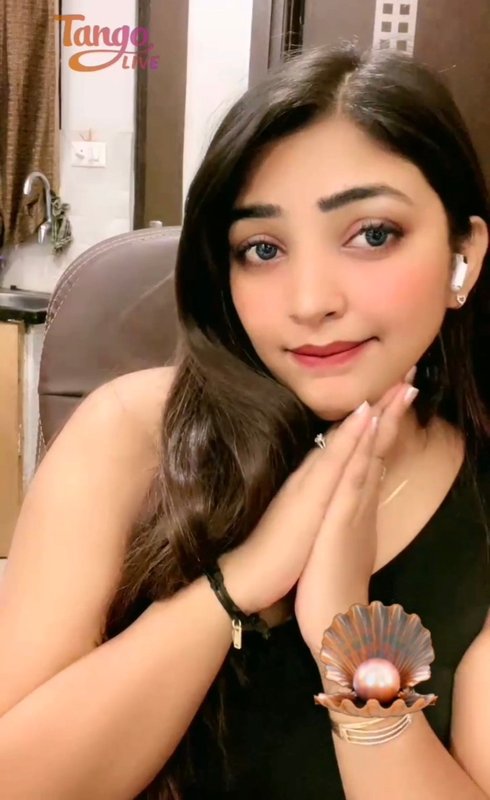 Himaani Sharma Pressing Hot Boobs Boobs Spreading ASS in DoggyPose & Pussy Spread Masterbation 22Min+ Tango LIVE Video+Pics 3 IMG-5.jpg