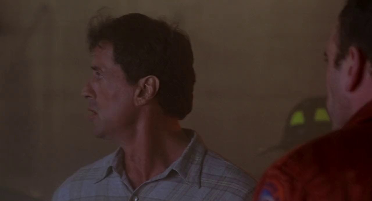 Daylight-1996-Blu-Ray-Hindi-English-720p-x264-AVC-HE-AAC-5-1-ESub-mkv-0000