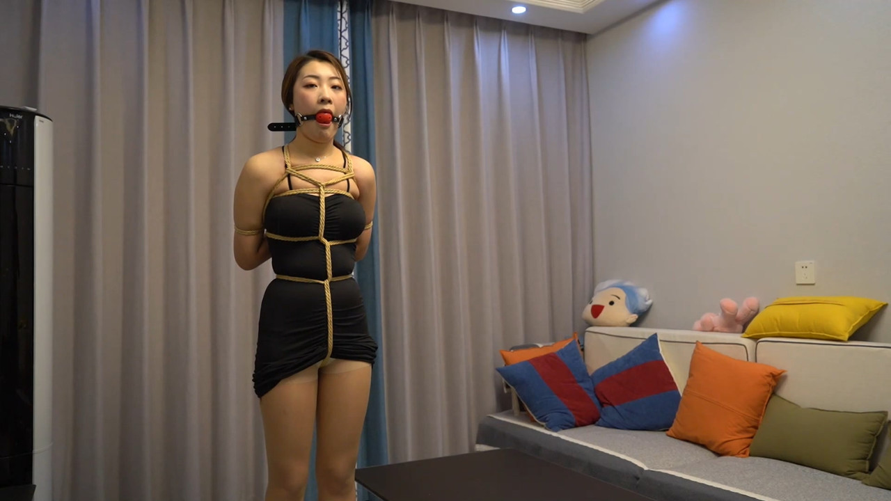 蔚蓝艺束 元元后高手紧缚捆绑.mp4_20220403_082831.991