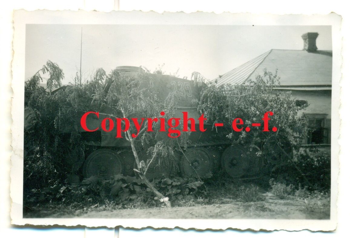 PANZER - PANZER V (PANTHER) Nummer 235 - GETARNT