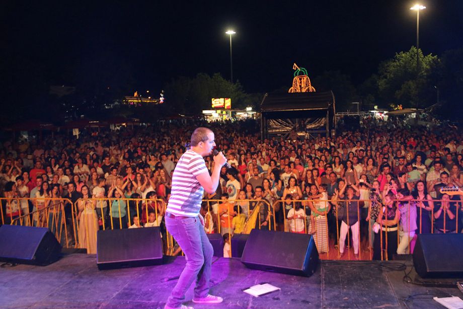 MIGUEL GAMEIRO CANTA NO 15.º ANIVERSÁRIO DA ELEVAÇÃO DE REGUENGOS DE MONSARAZ A CIDADE