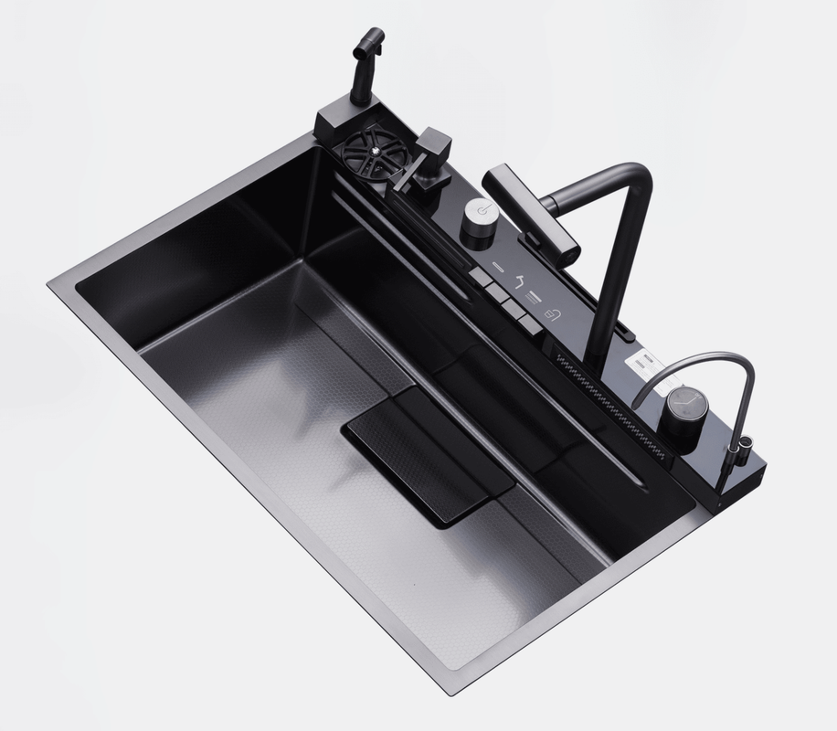 Fregadero workstation Drija Capri 84 con grifería digital y accesorios.