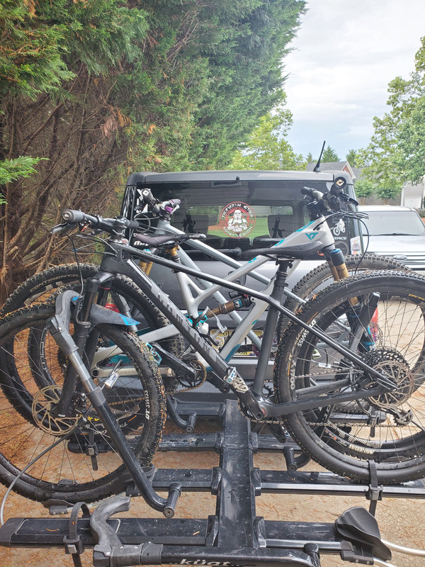 triple bike stand