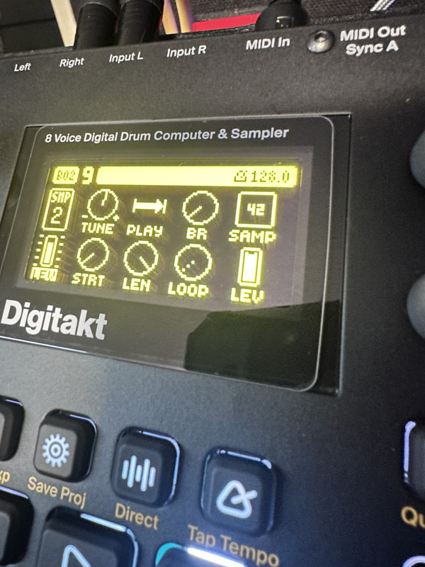 Yes, there is a screen protector for the digi - Digitakt - Elektronauts